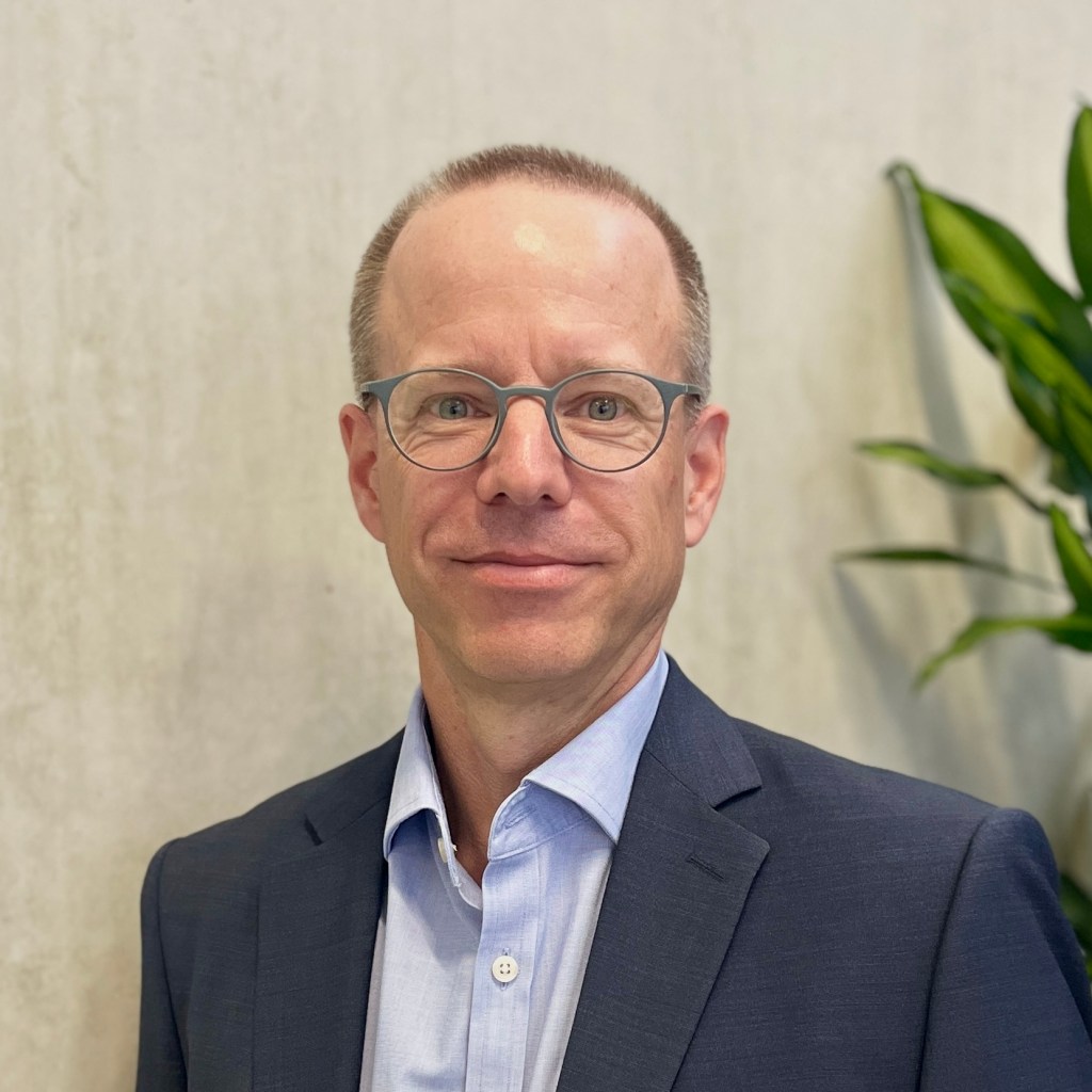 Dr. Karsten Heuser